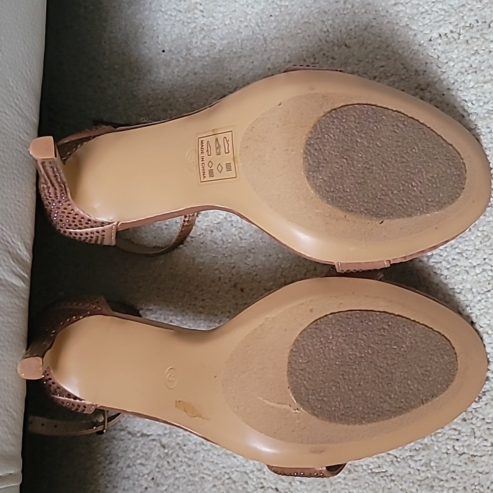 Shoes - Picture 4 of 4